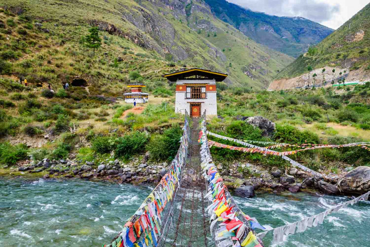 bhutan paro suspension bridge sh 65c7a05722d79